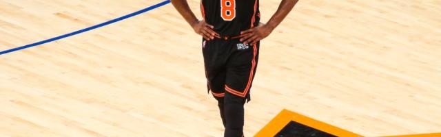 半岛体育app-圣诞夜三双迎梦想时刻 沃克重回首发渐入佳境